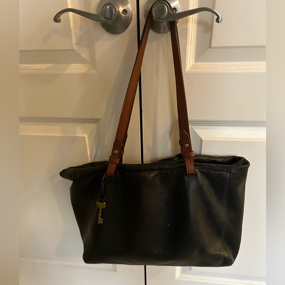 Black leather Fossil purse - Picture 1 of 9